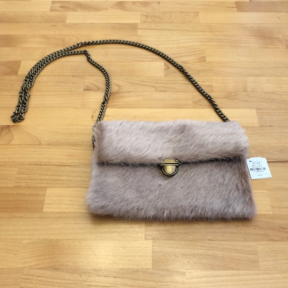 New Evelyn K faux fur bag light blush pink/beige